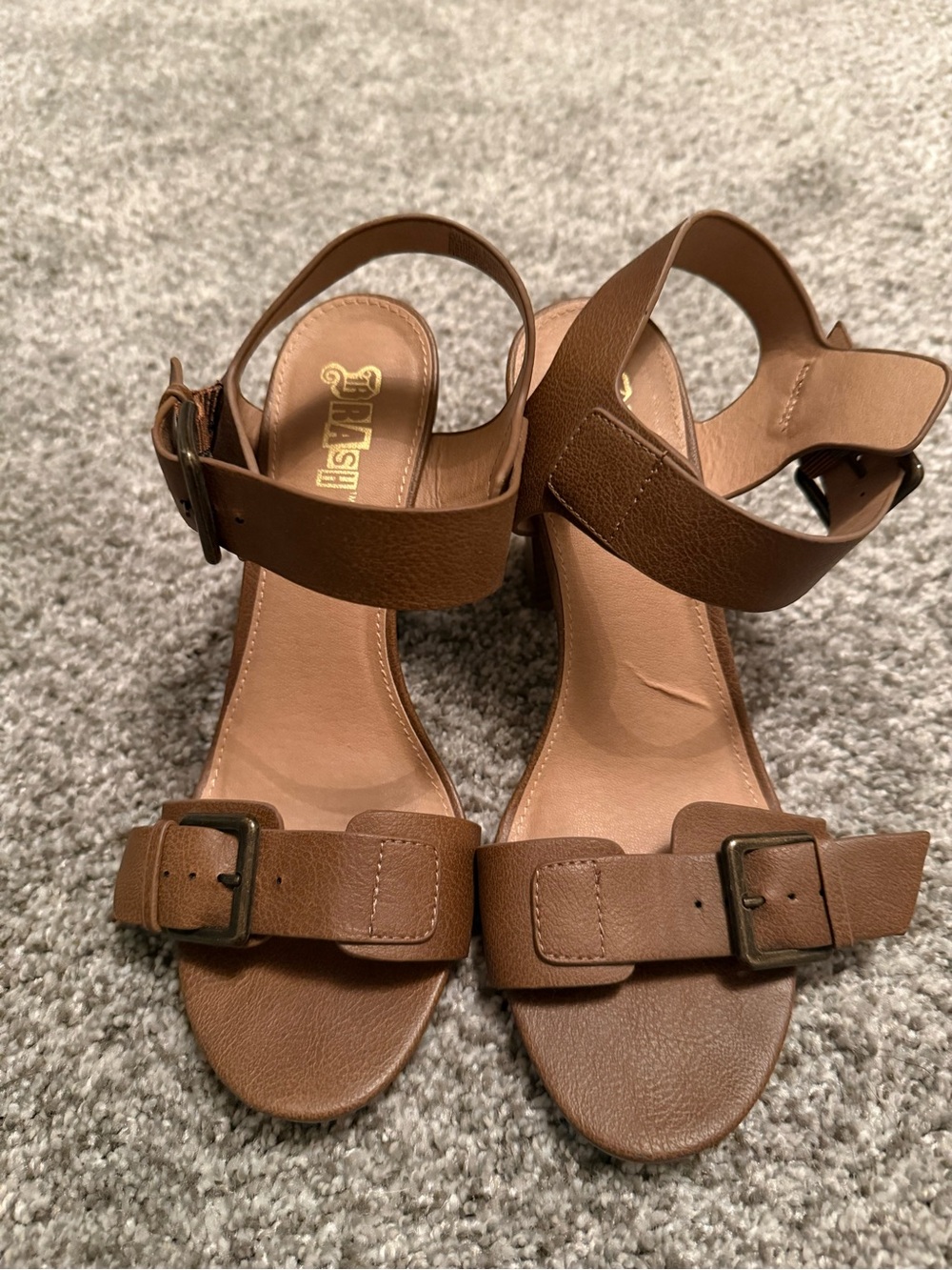 Brash Brown Buckle Strap Women’s Sandals